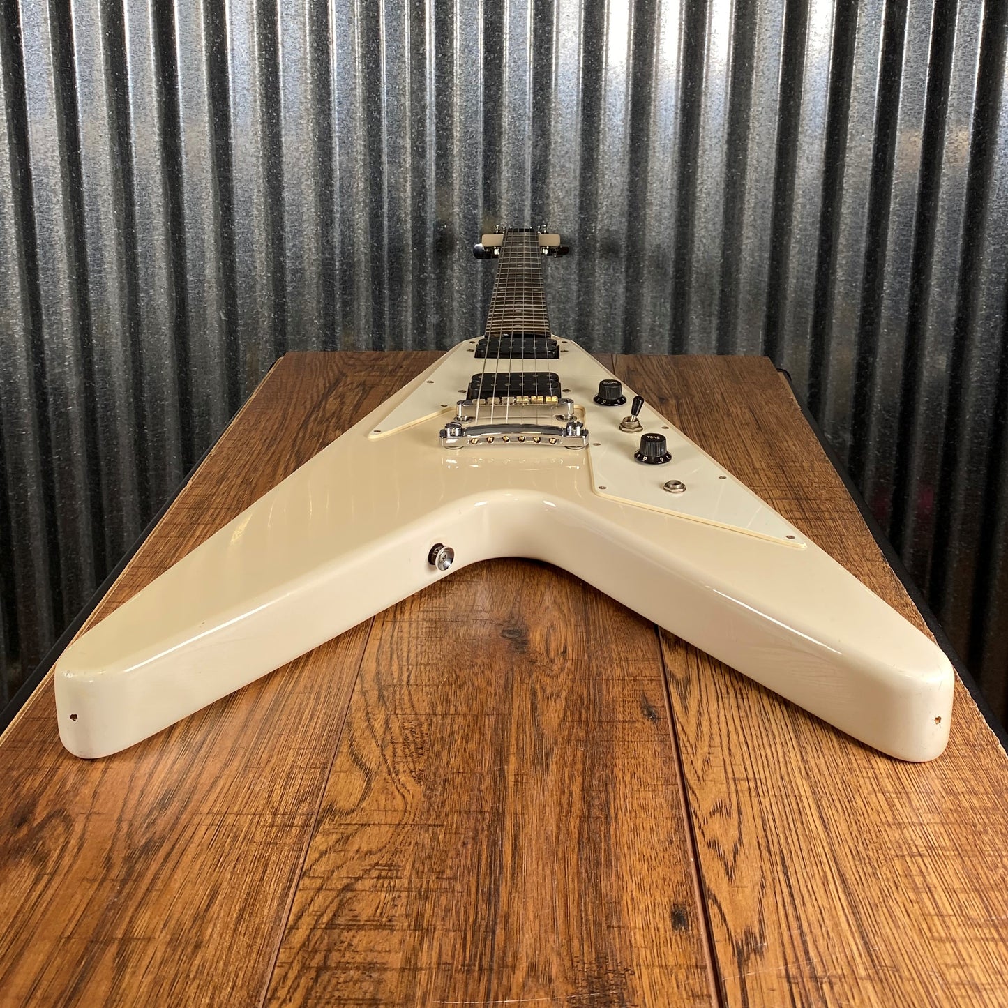 Epiphone Flying V White Guitar & Case #4456 Used