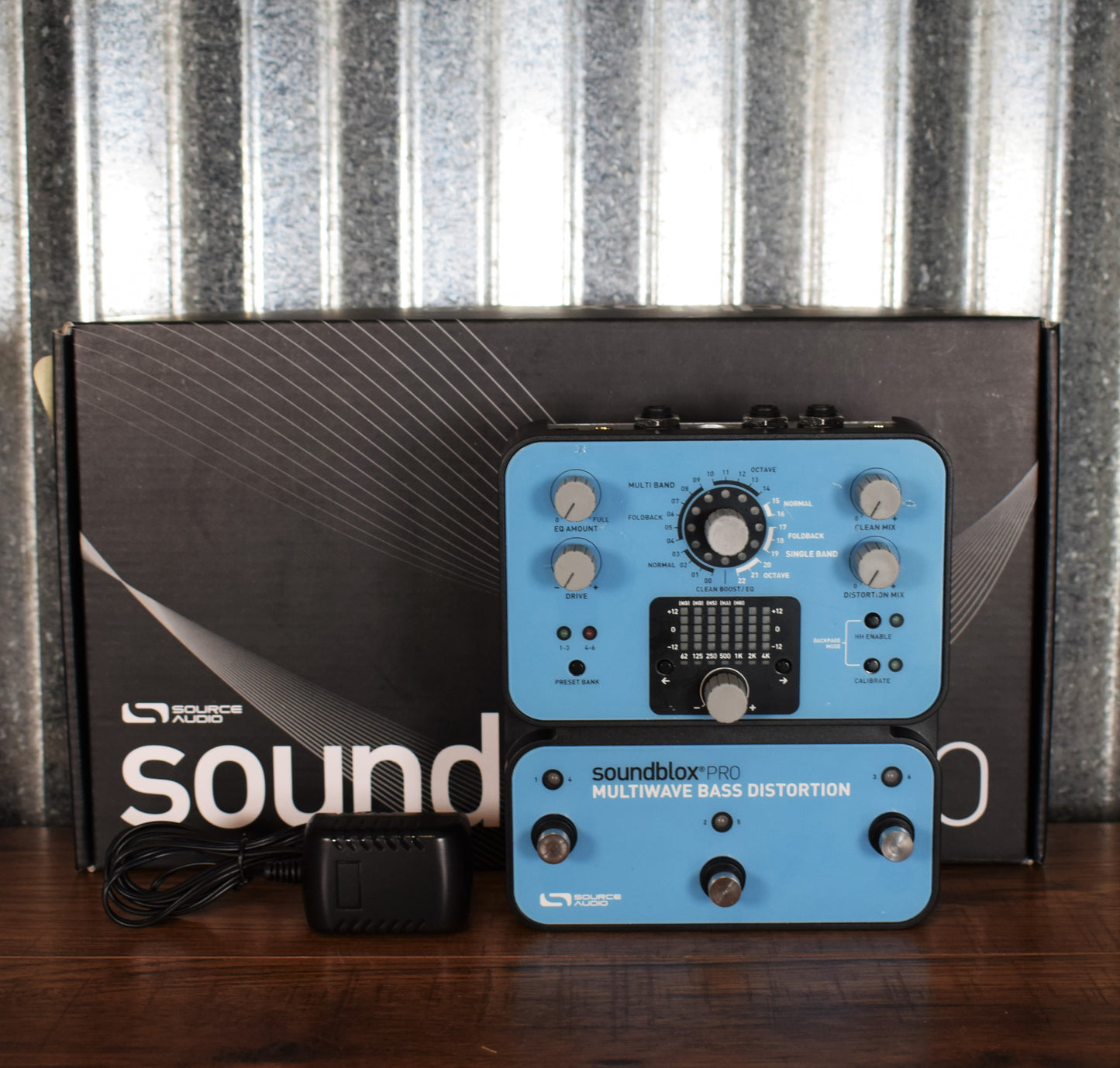 Source Audio SA141 Soundblox Pro Multiwave Bass Distortion Effect Pedal Used