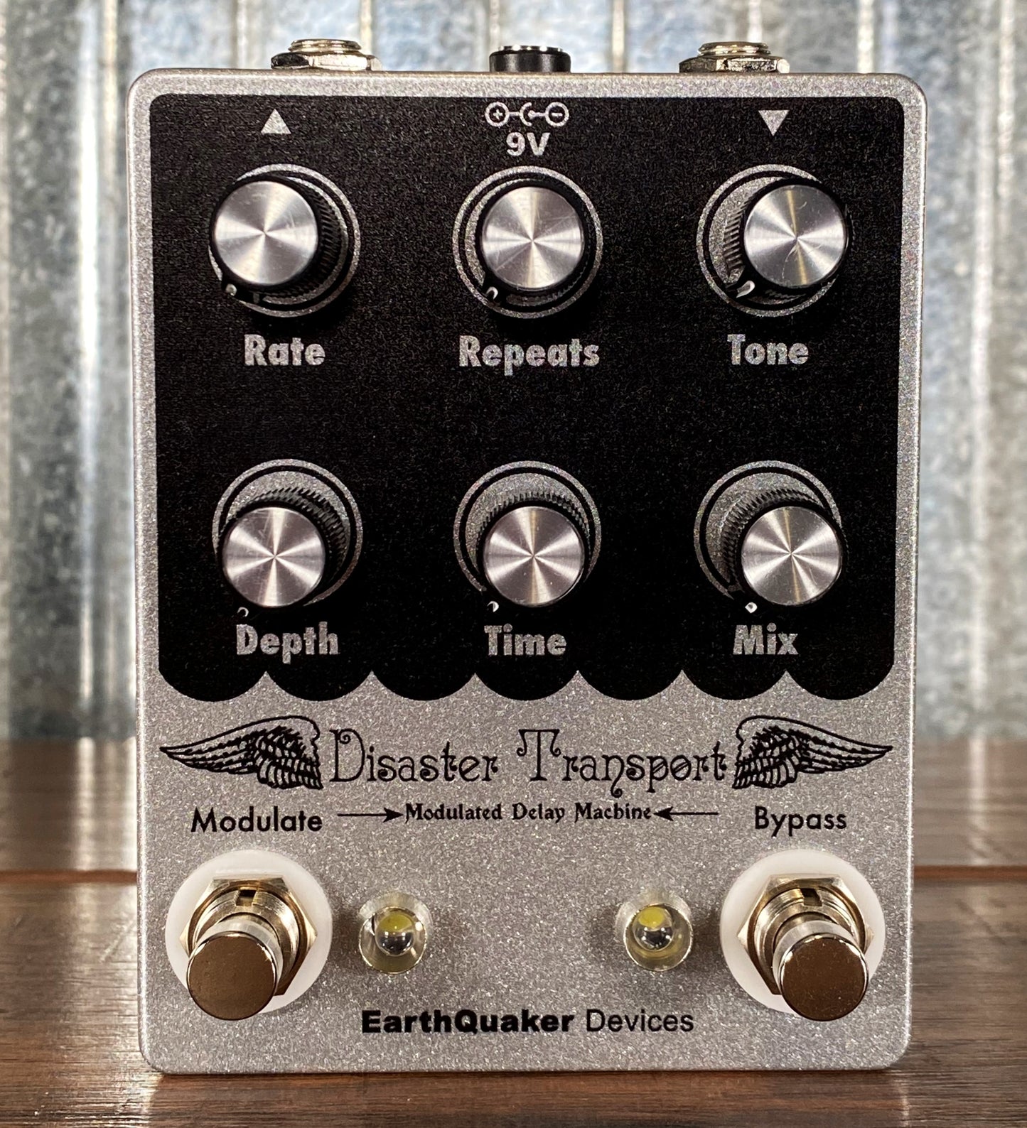 Earthquaker Devices EQD Disaster Transport Modulated Delay Machine Guitar Effect Pedal NOS
