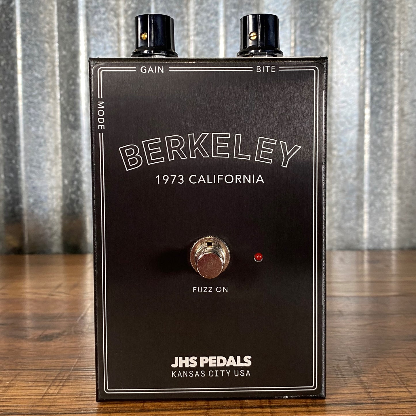 JHS Pedals BERKELEY Fuzz 1973 California Guitar Effect Pedal