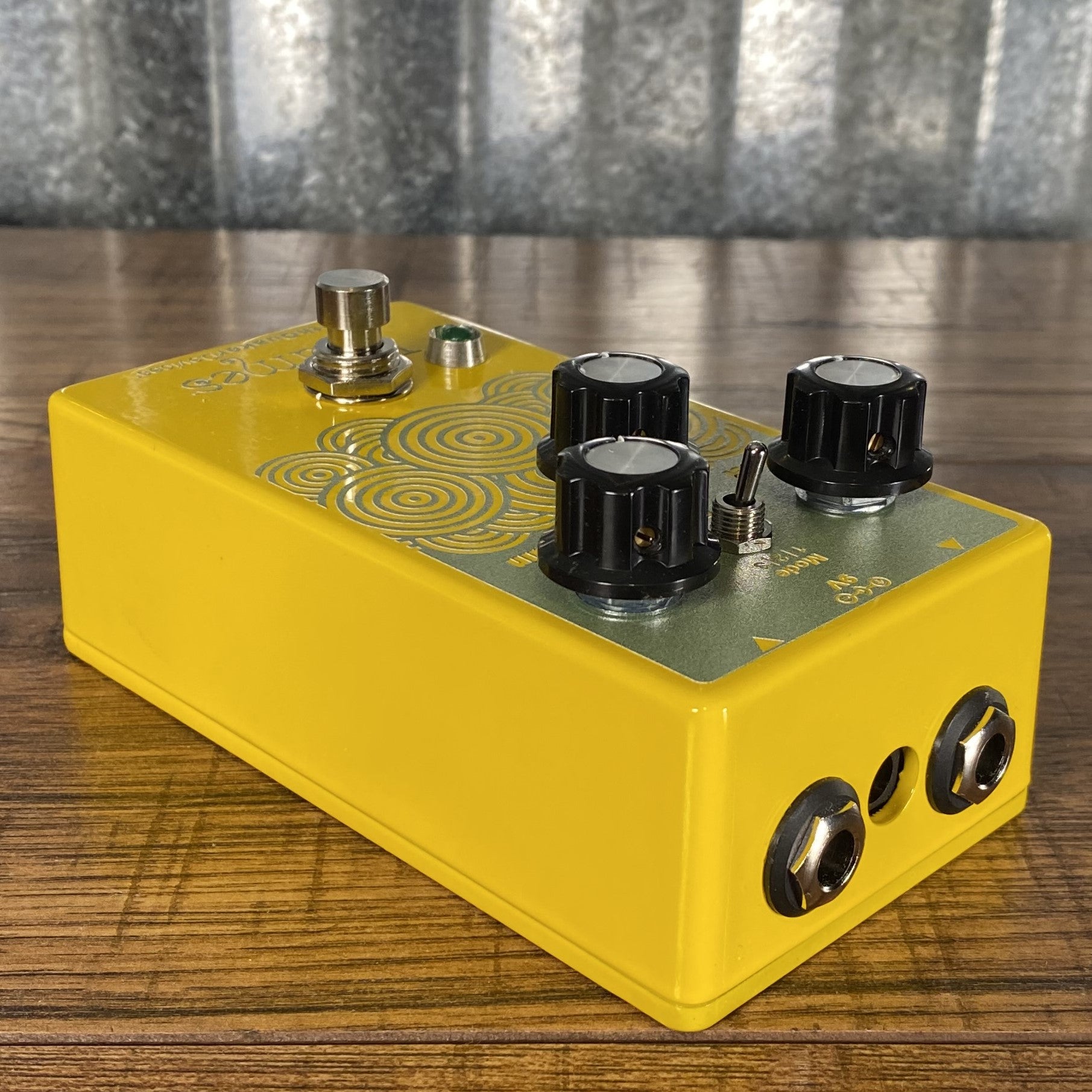 earthquaker devices bass pedals EarthQuaker Devices Blumes Low Signal Shredder Bass Overdrive Pedal