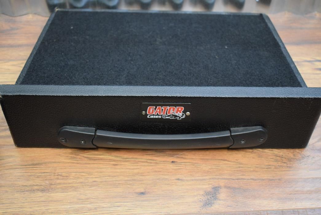 Gator GPT-BLACK Plywood Pedal Board Nylon 16.5 x 12 Carry Bag External Pocket