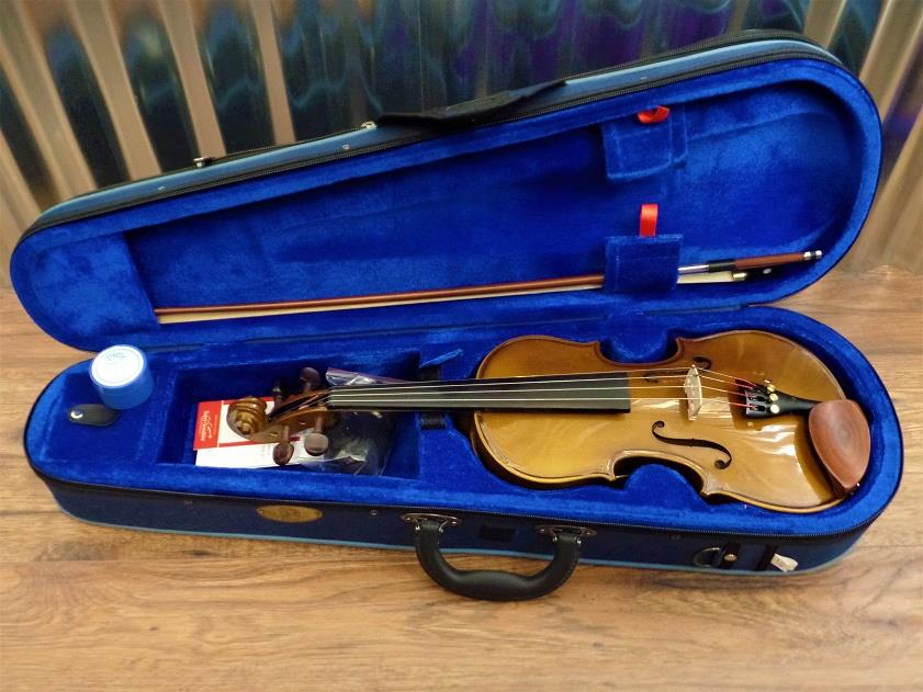 Stentor Student 1 Series 1/2 Violin Brown with Bow & Case #2004 *