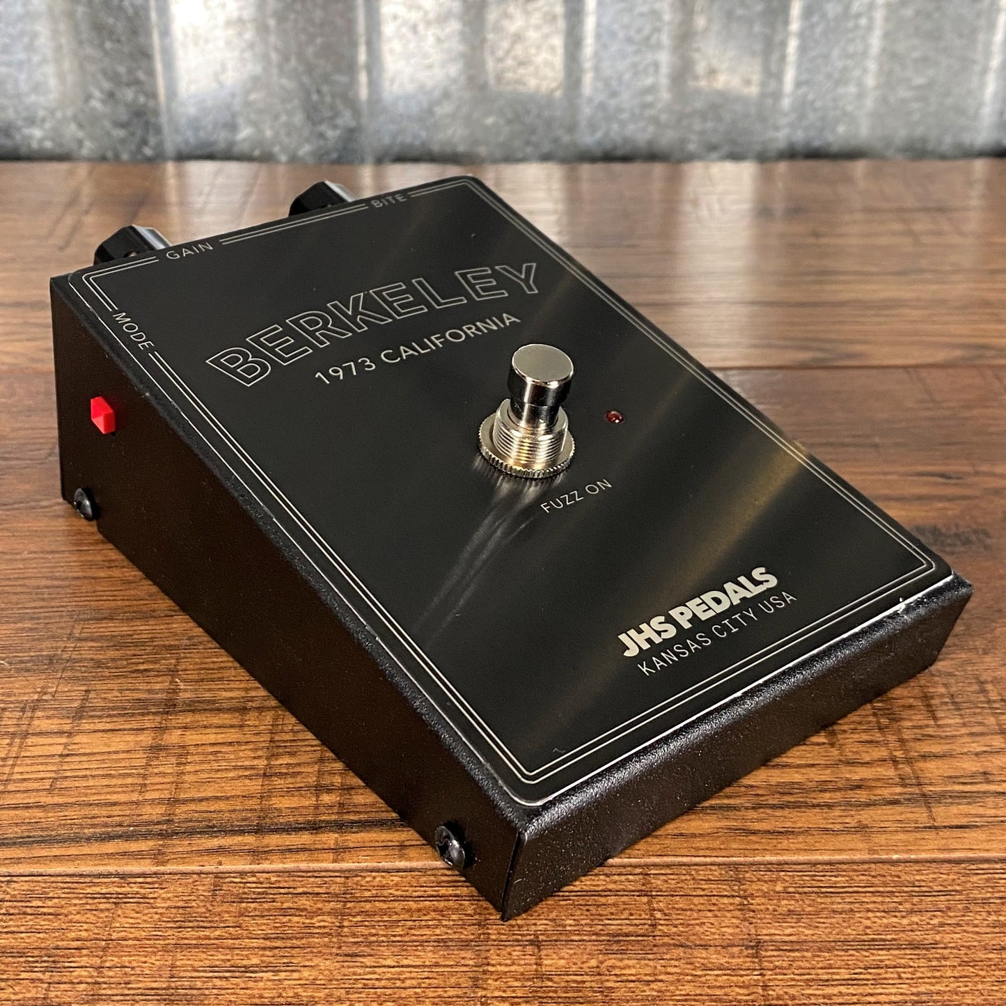 JHS Pedals BERKELEY Fuzz 1973 California Guitar Effect Pedal