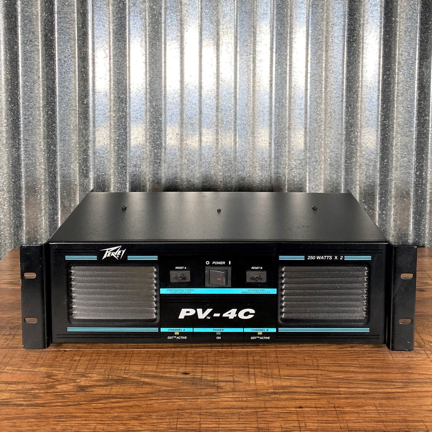 Peavey PV-4C Two Channel 250 Watt PA Power Amplifier Used