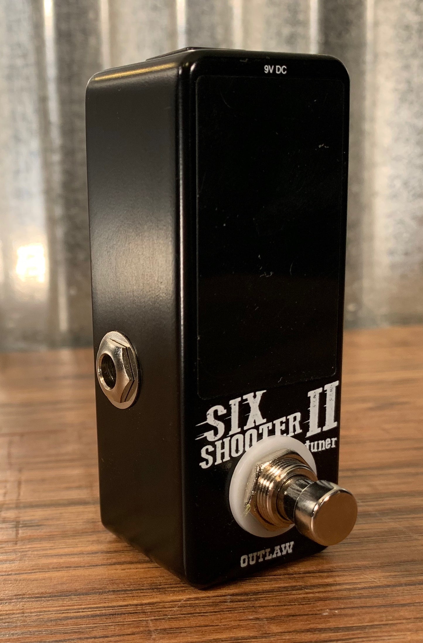 Outlaw Effects Six Shooter II Chromatic Tuner Guitar Bass Effect Pedal Demo