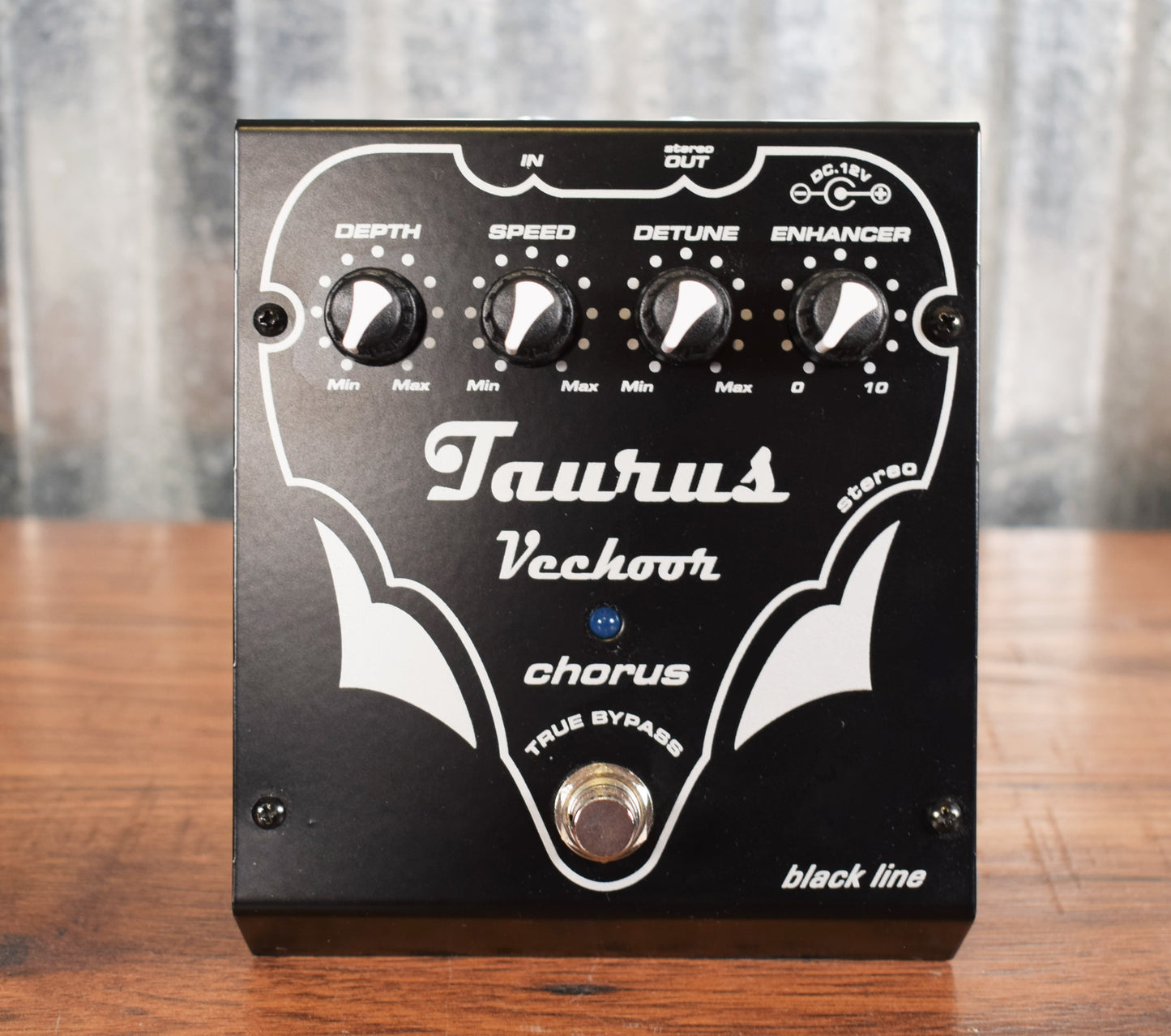 Taurus Amplification Vechoor Black Chorus Guitar & Bass Effect Pedal & AC Adapter Used