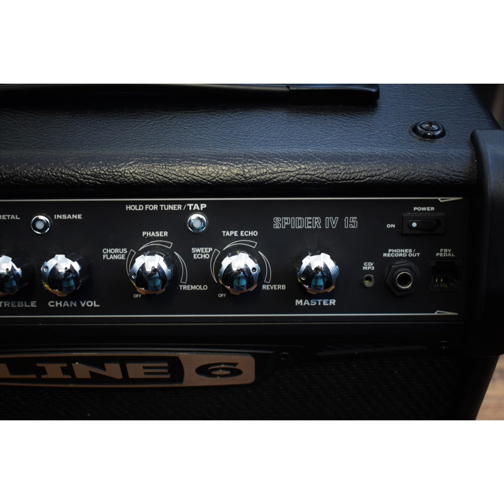 Line 6 Spider IV 15 1x8 15 Watt Combo Electric Guitar Amplifier Used